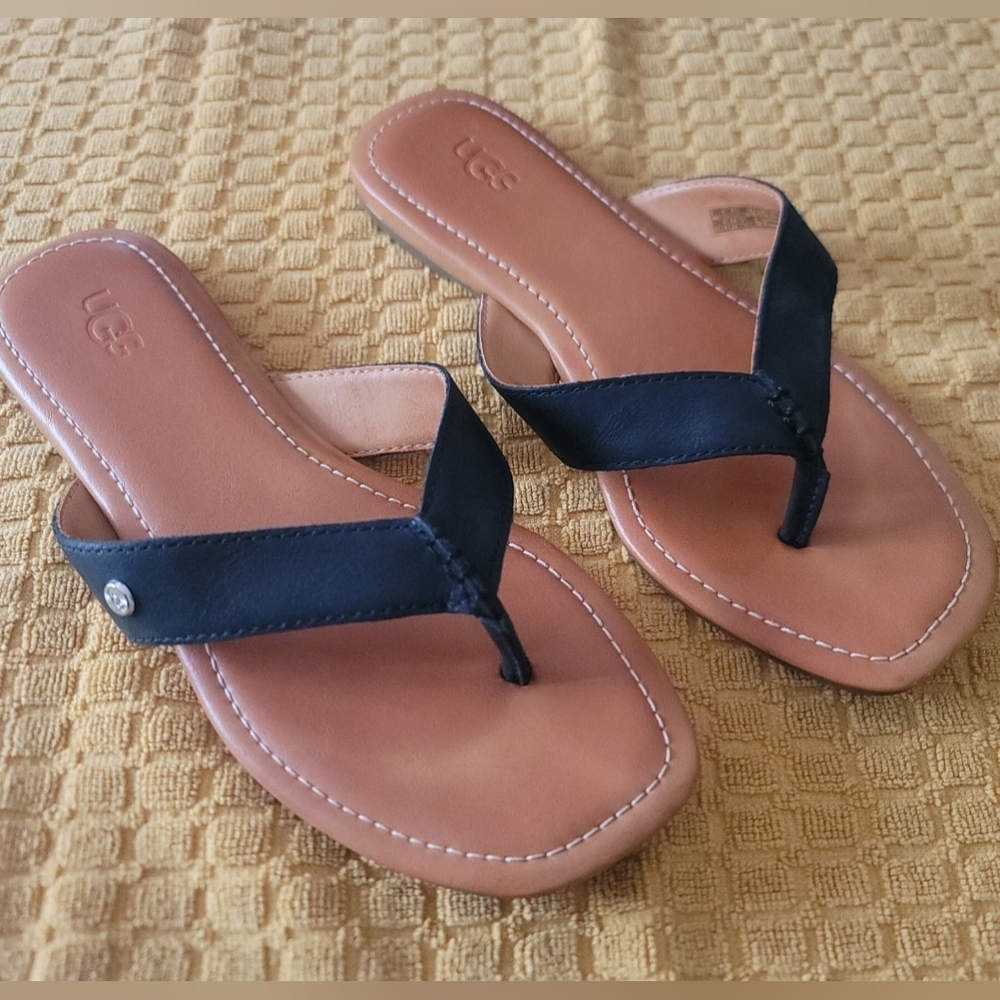 UGG Tuolumne Sandal, Size 7.5 - Picture 10 of 12